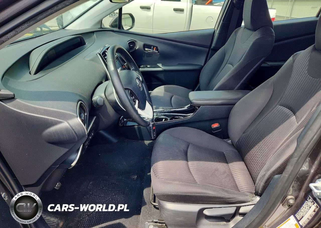 2018 Toyota Prius Three VIN:JTDKARFU9J3548115 - 7