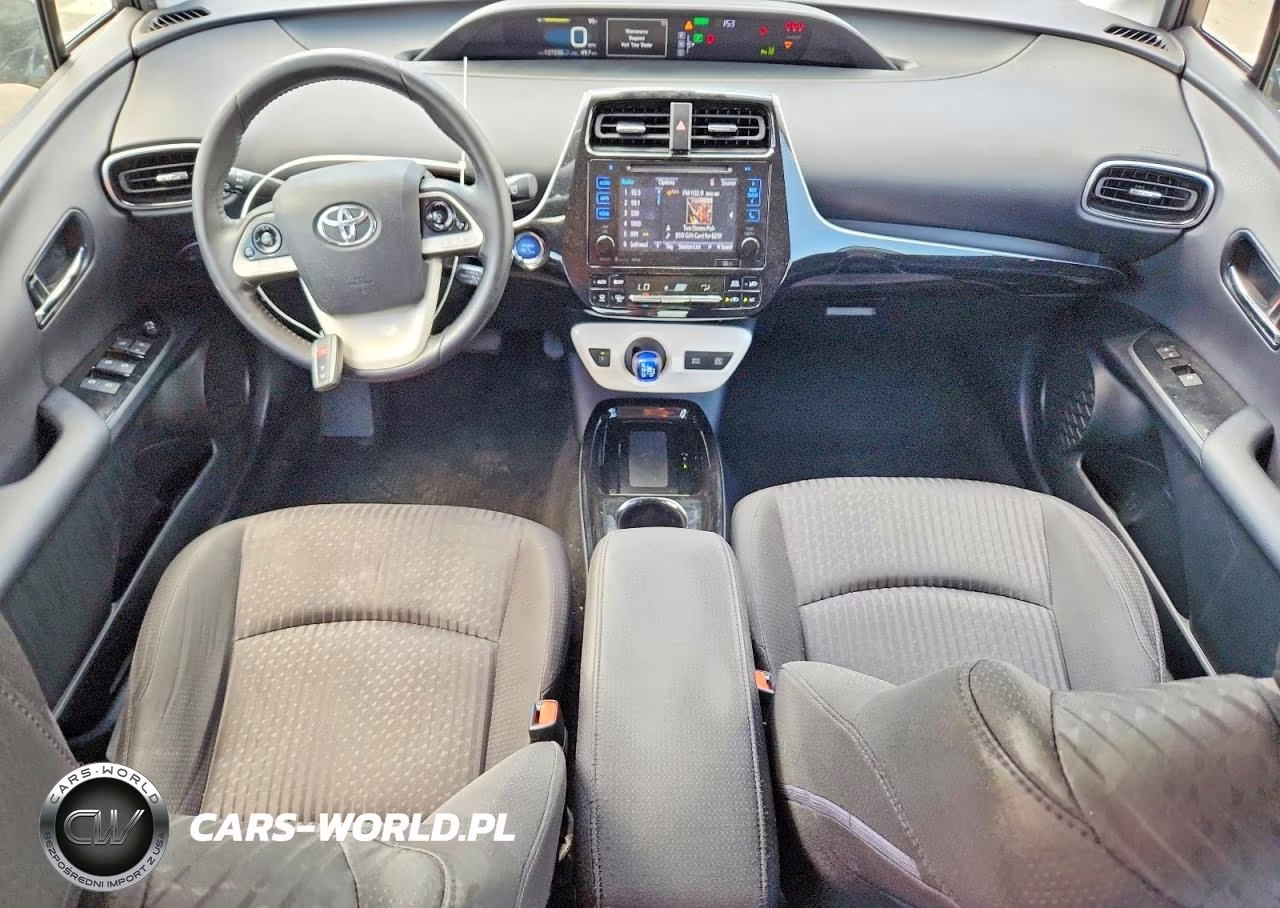 2018 Toyota Prius Three VIN:JTDKARFU9J3548115 - 8