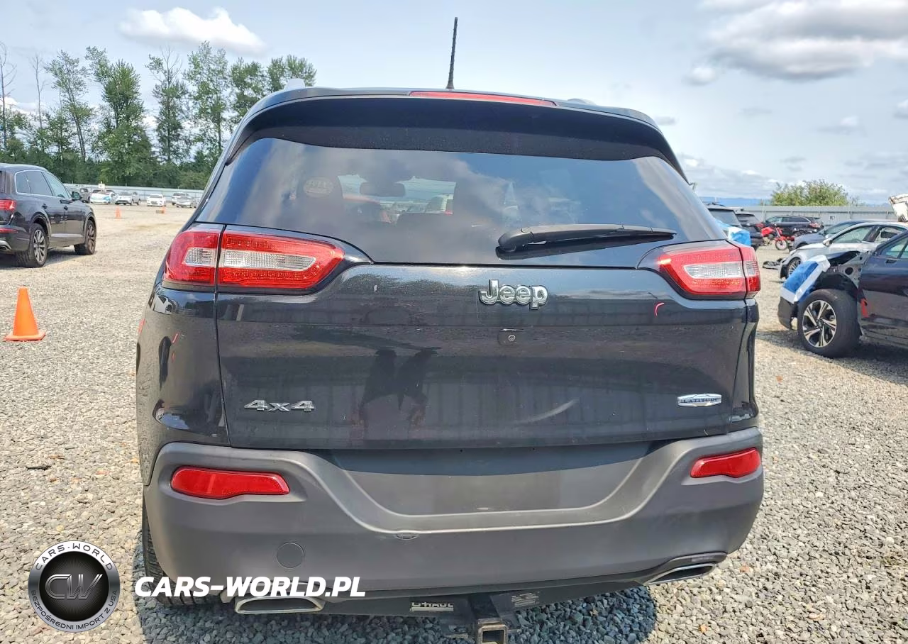 2016 Jeep Cherokee Latitude VIN:1C4PJMCS5GW244251 - 6