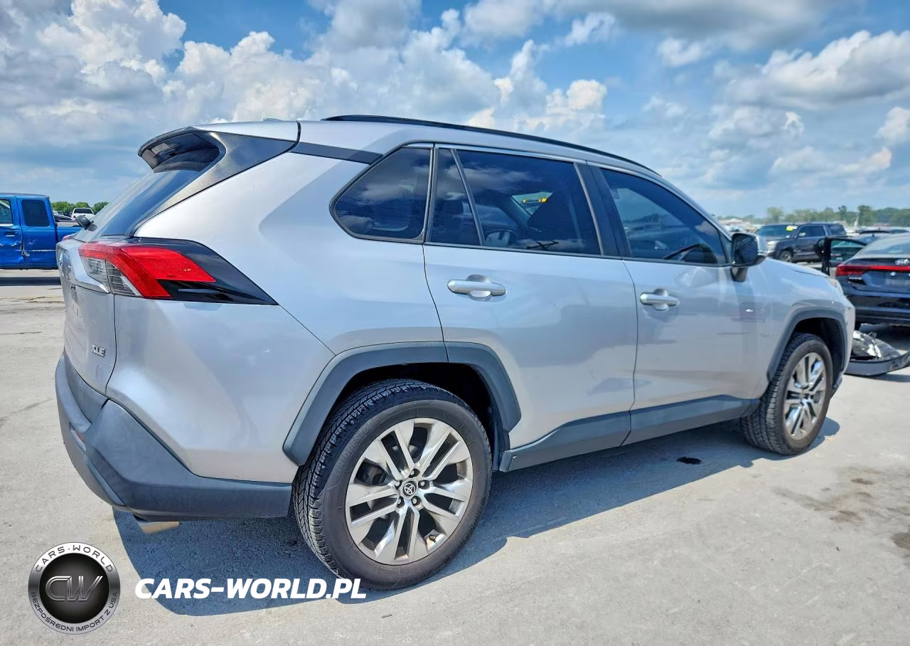 2021 Toyota Rav4 Xle Premium VIN:2T3C1RFV8MC121184 - 3