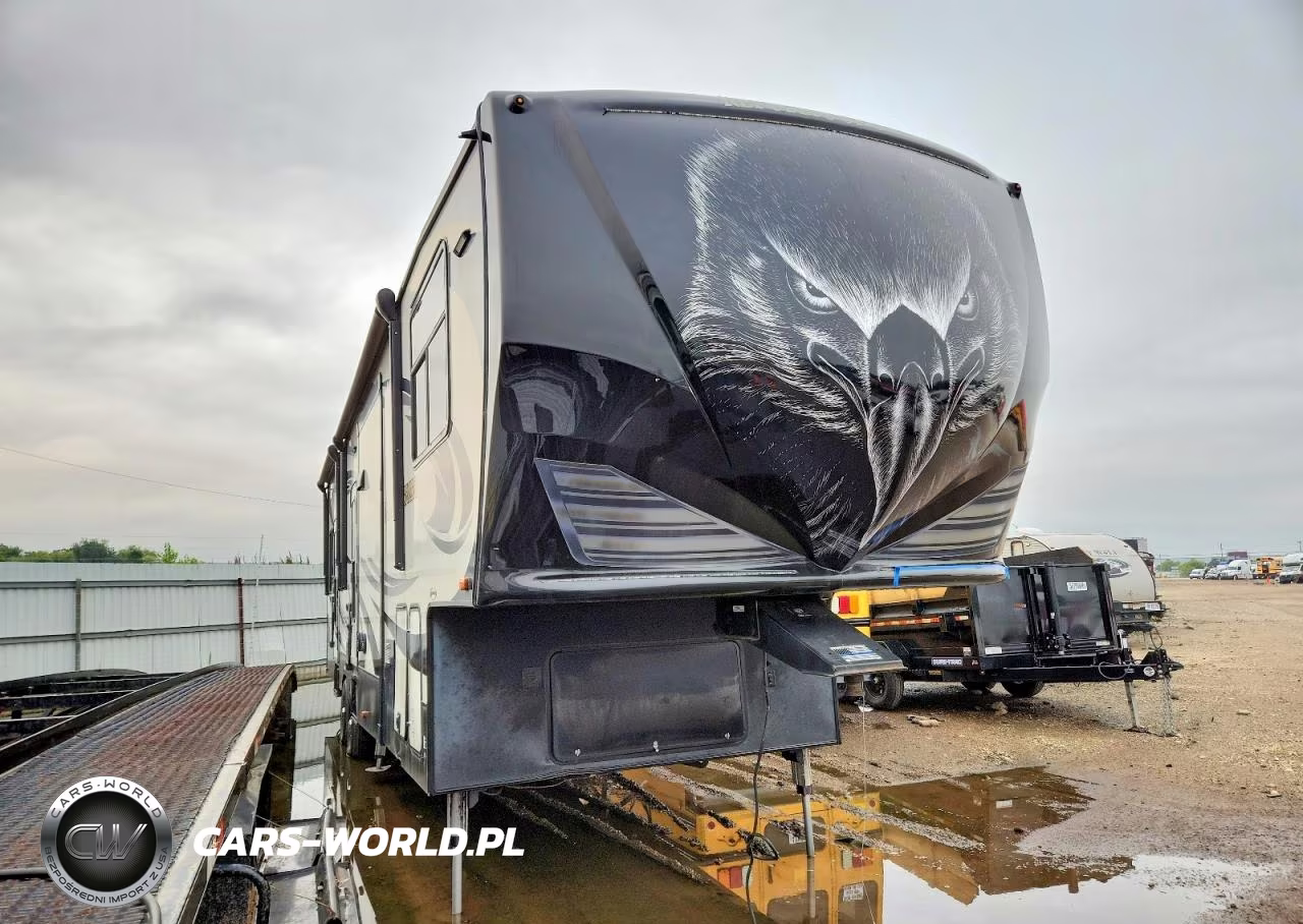 2017 Heartland Road Warrior Camper