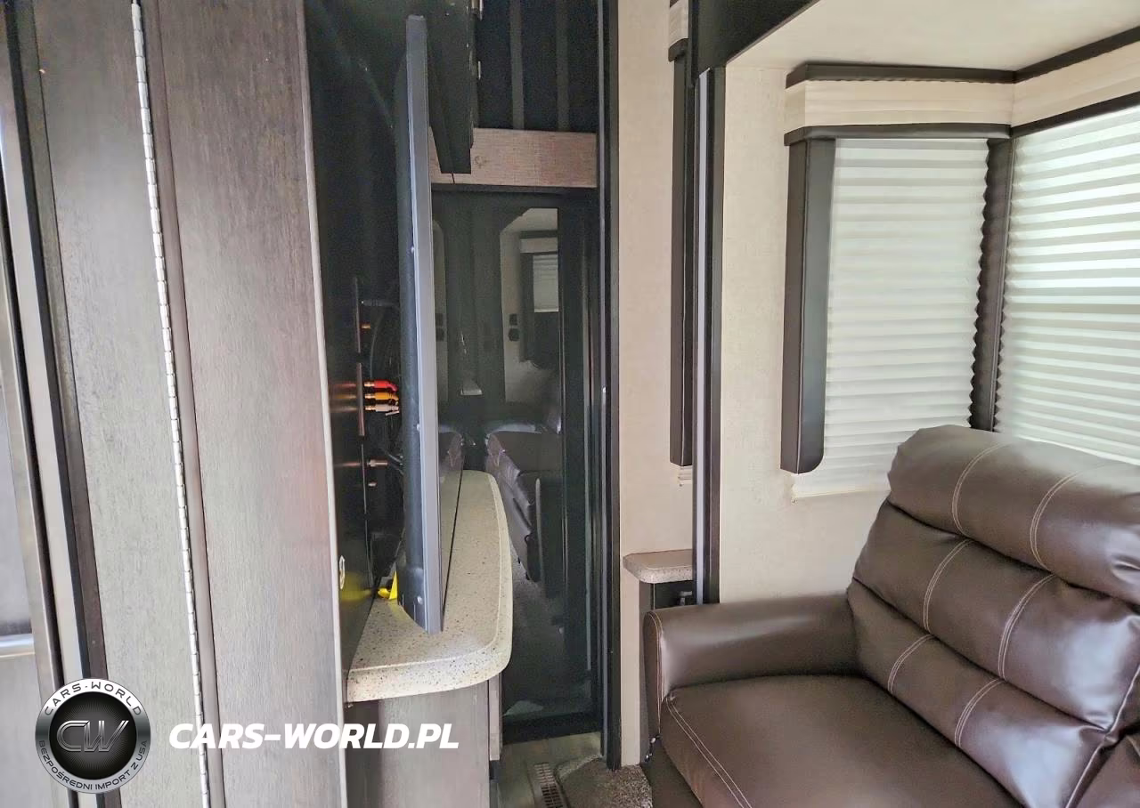 2017 Heartland Road Warrior Camper VIN:5SFCG3928HE331032 - 5