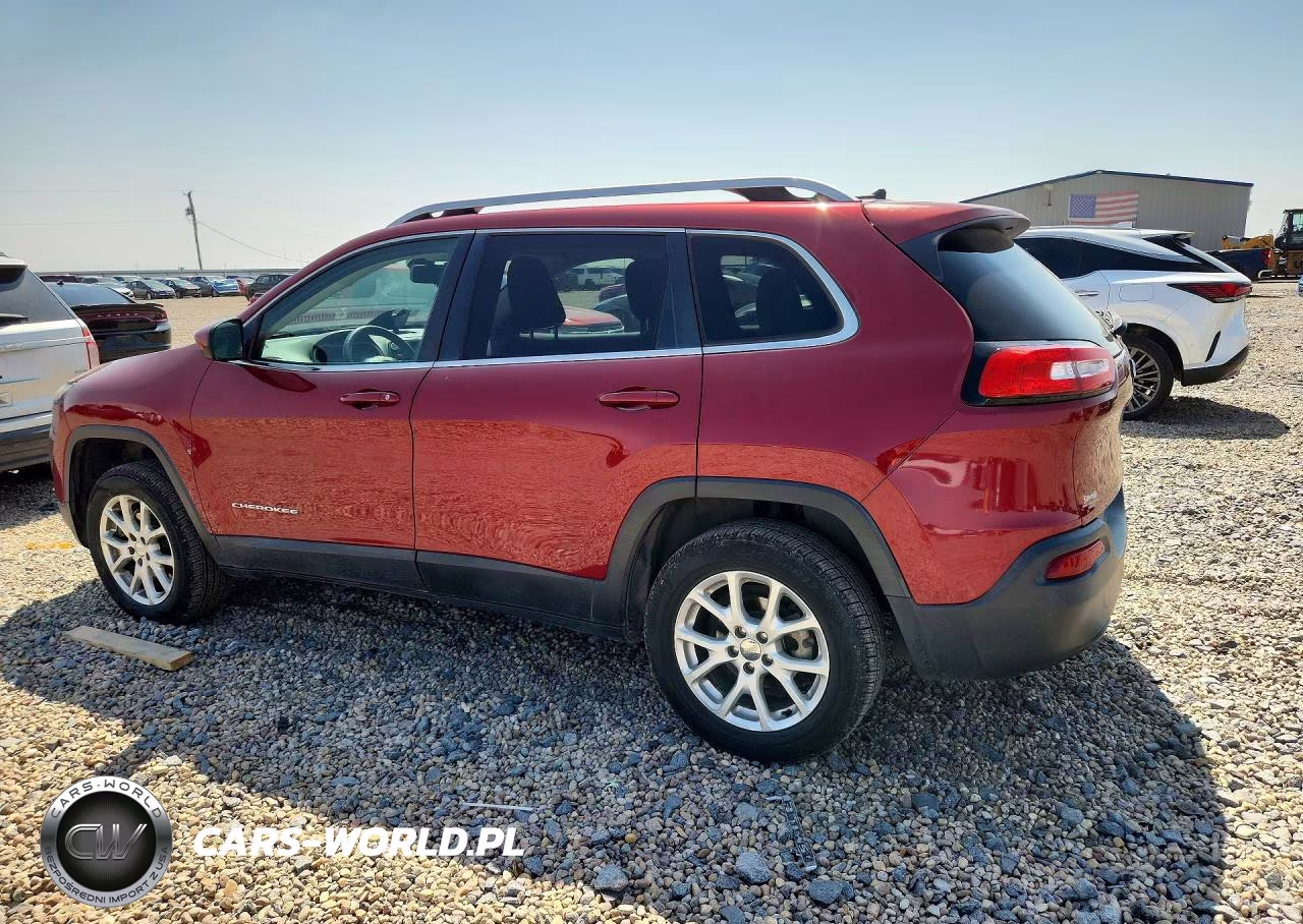 2015 Jeep Cherokee Latitude VIN:1C4PJLCB2FW643093 - 2