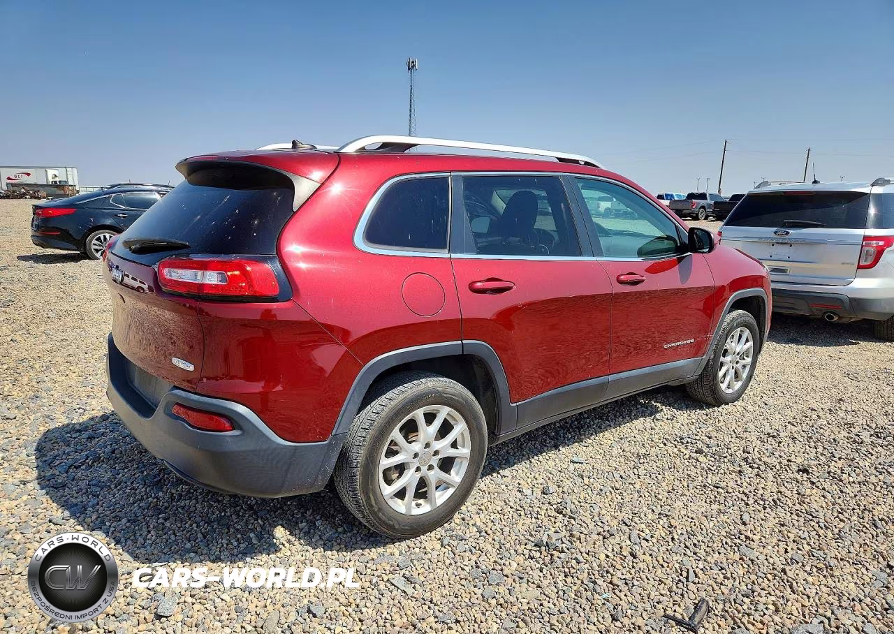 2015 Jeep Cherokee Latitude VIN:1C4PJLCB2FW643093 - 3