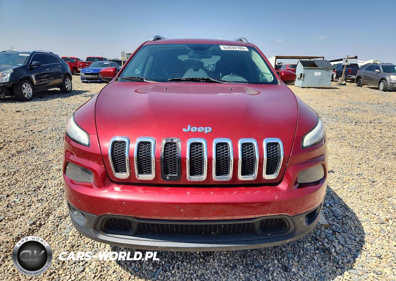 2015 Jeep Cherokee Latitude VIN:1C4PJLCB2FW643093 - 5
