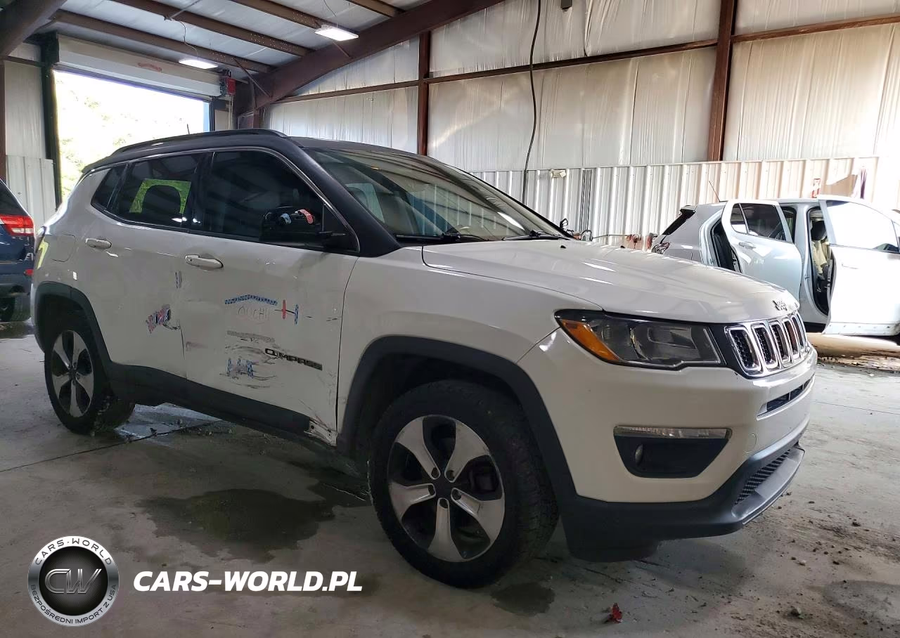 2017 Jeep Compass Latitude VIN:3C4NJDBB3HT664543 - 4
