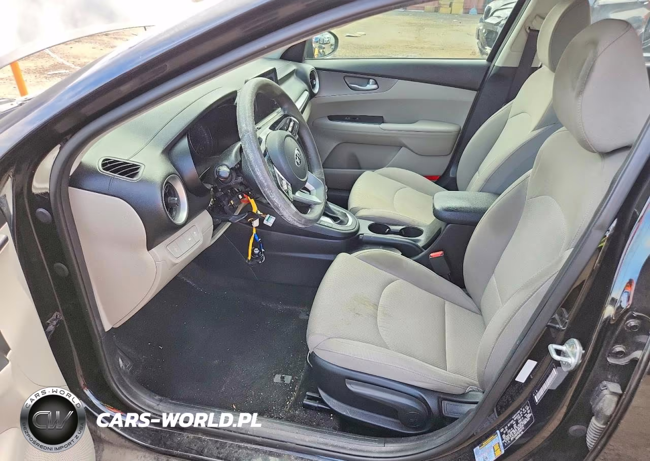 2019 Kia Forte Lxs VIN:3KPF24AD7KE044715 - 7
