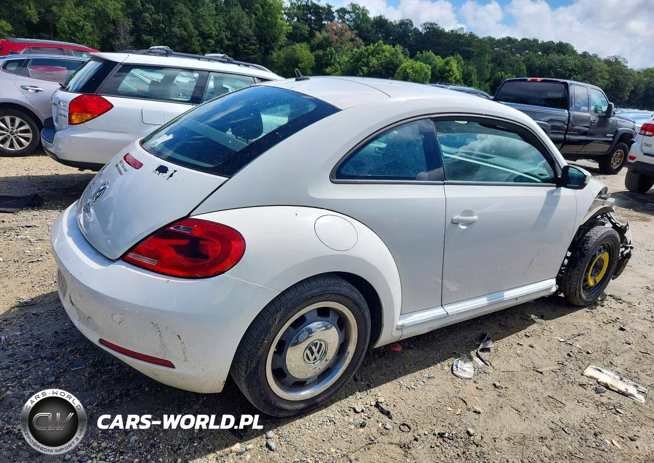 2012 Volkswagen Beetle VIN:3VWHP7AT5CM622575 - 3