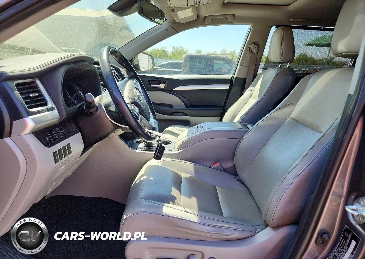2019 Toyota Highlander Xle VIN:5TDKZRFH8KS315323 - 7