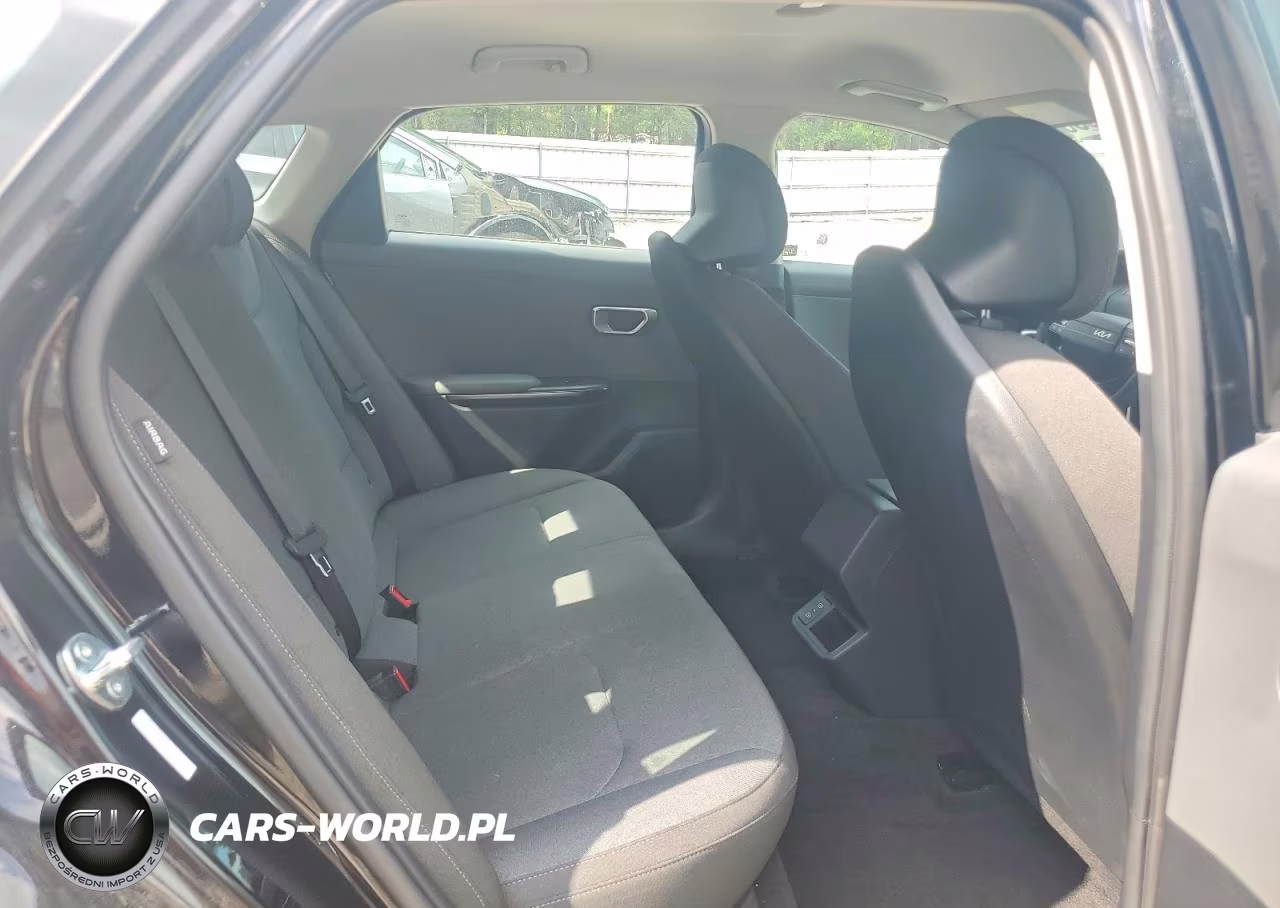 2025 Kia K4 Lx VIN:3KPFT4DE6SE241473 - 10