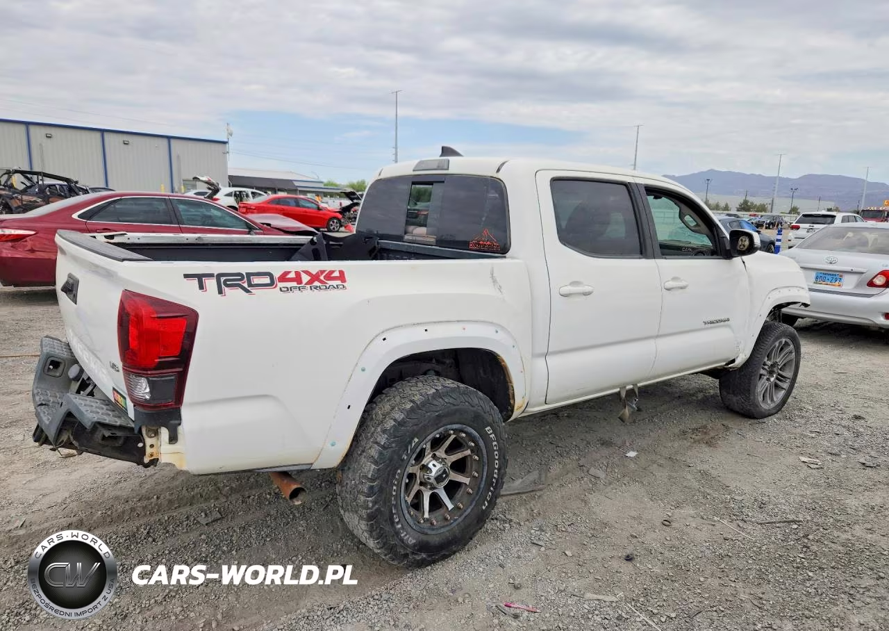 2018 Toyota Tacoma Sr V6 VIN:3TMCZ5AN8JM164010 - 3