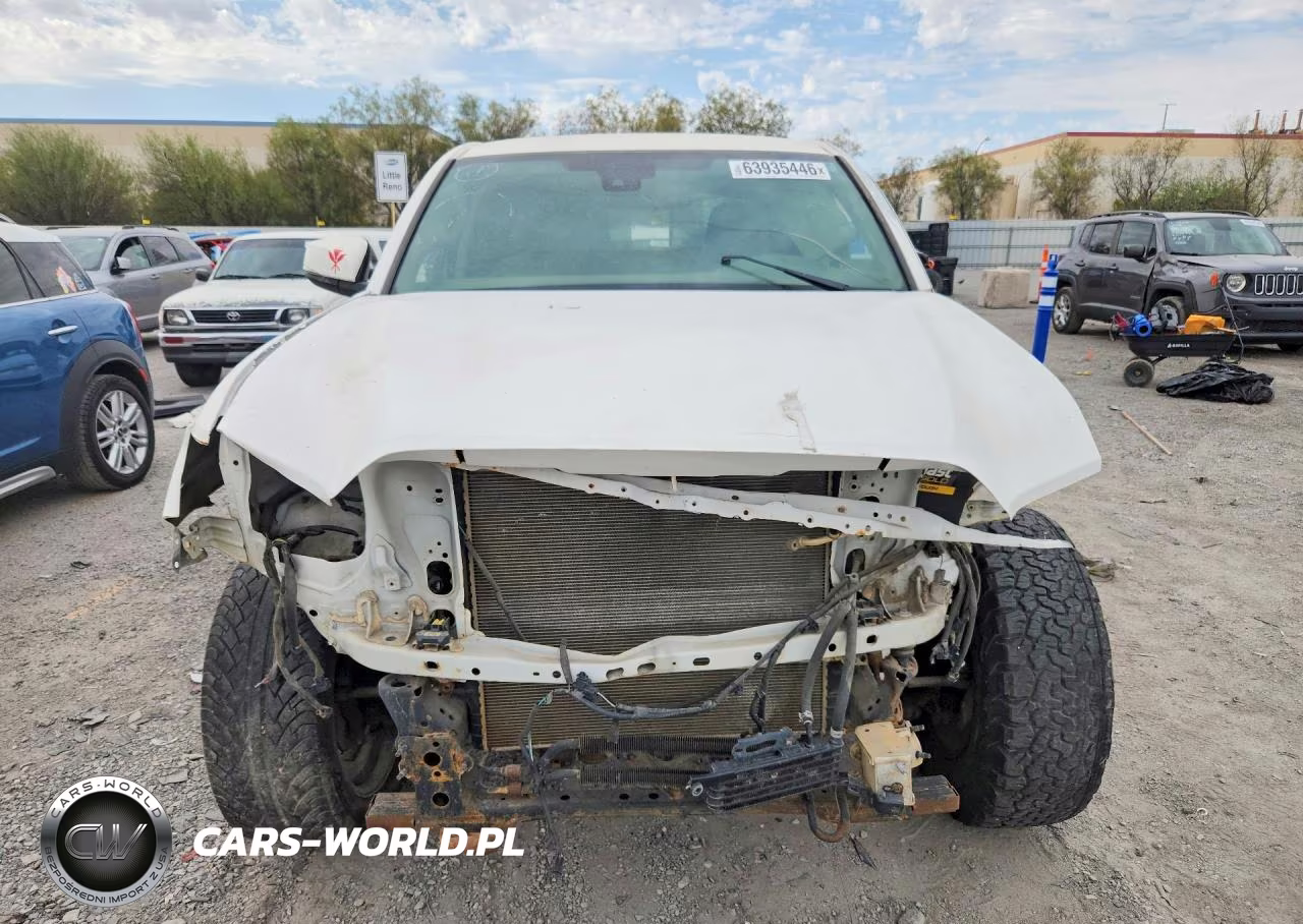 2018 Toyota Tacoma Sr V6 VIN:3TMCZ5AN8JM164010 - 5