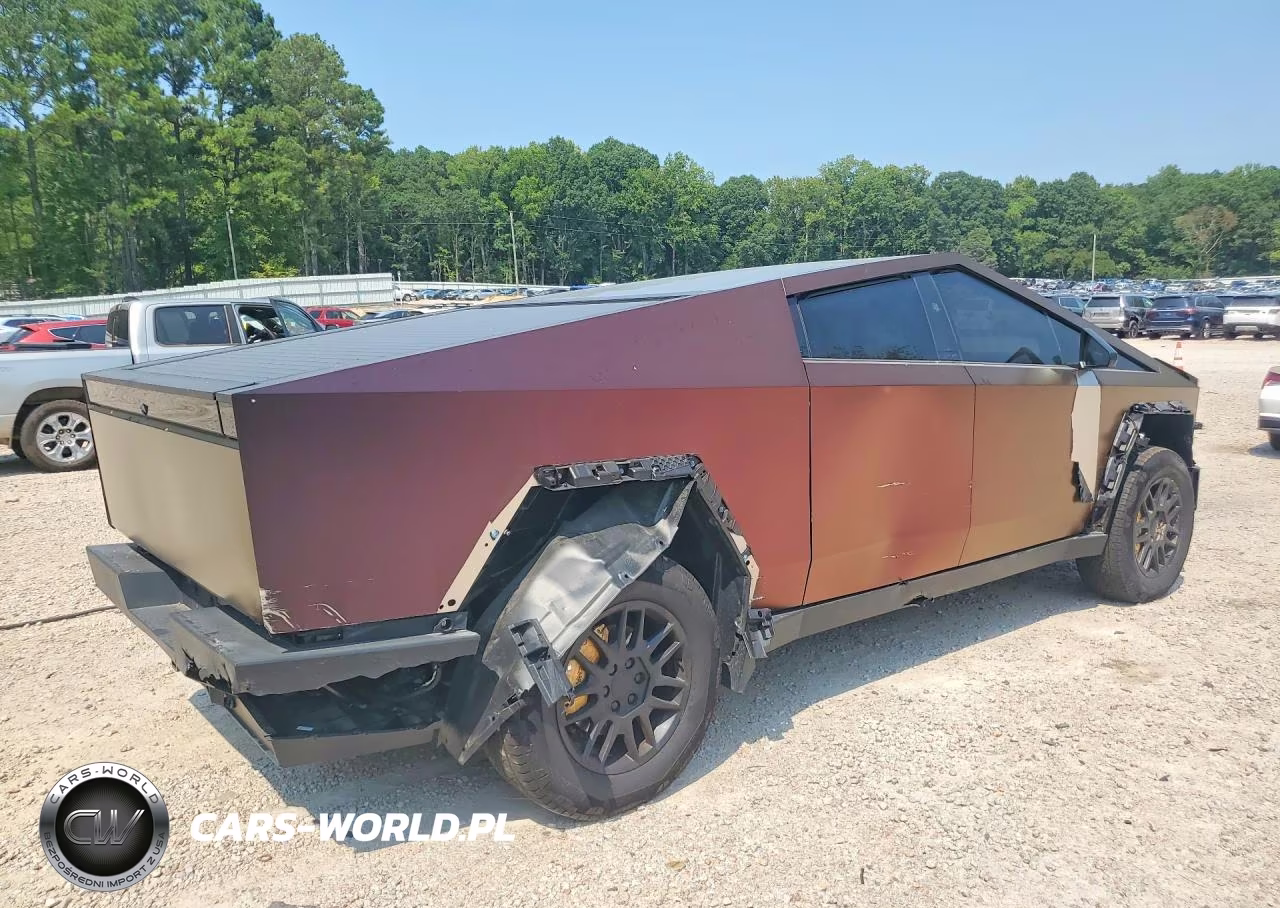2025 Tesla Cybertruck VIN:7G2CEHED9SA069485 - 3