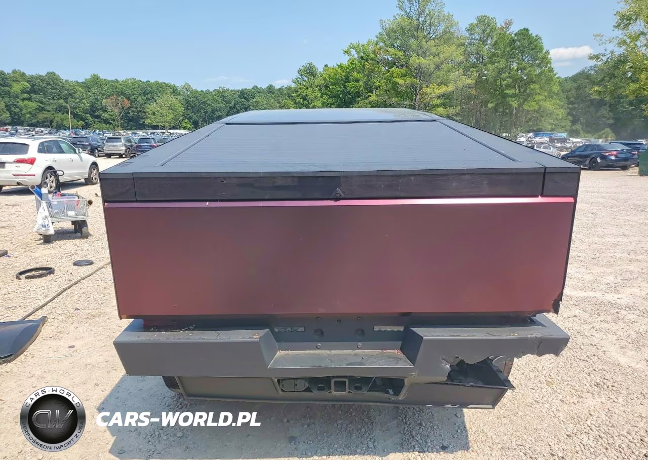 2025 Tesla Cybertruck VIN:7G2CEHED9SA069485 - 6