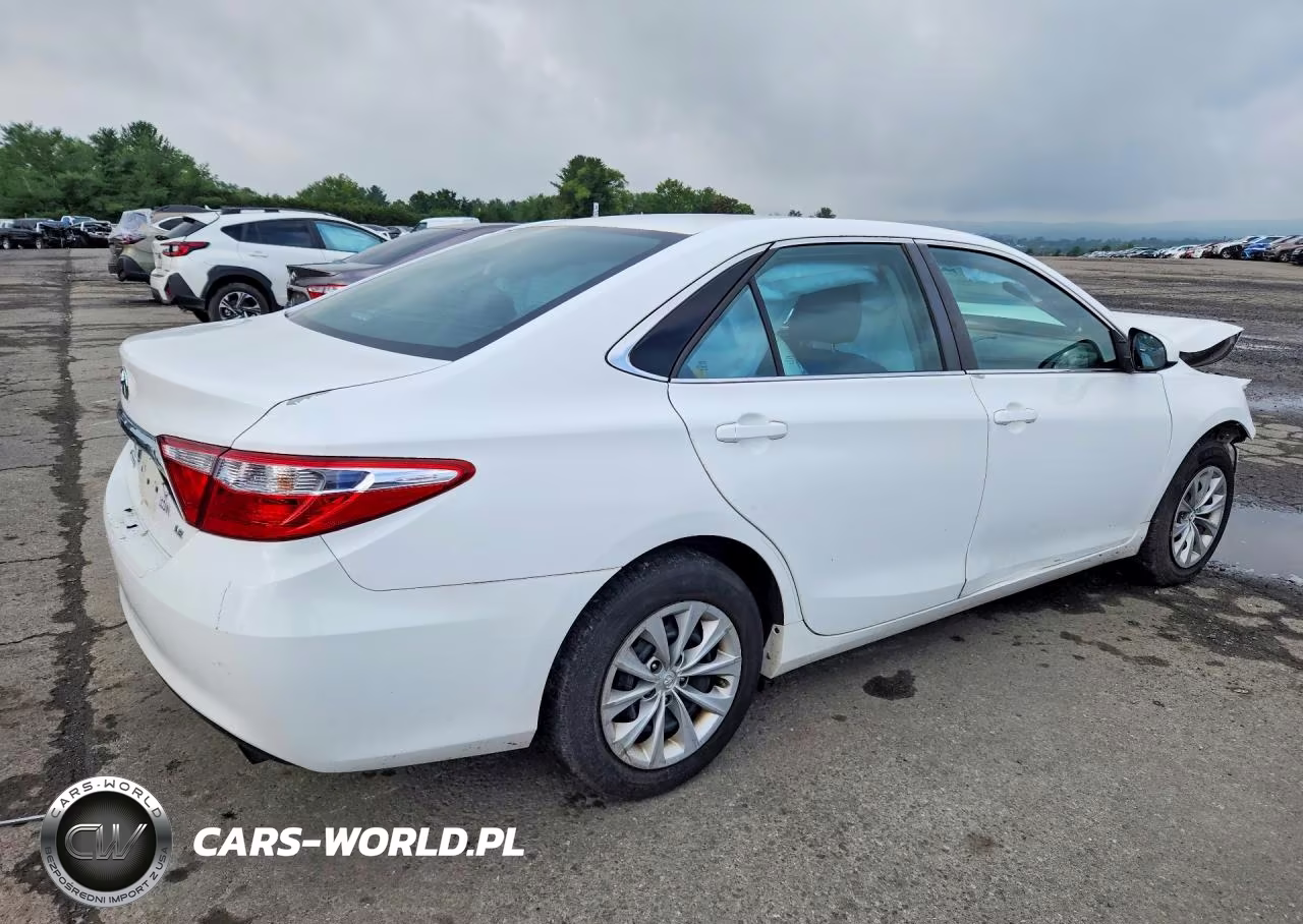2016 Toyota Camry Le VIN:4T4BF1FK7GR526233 - 3