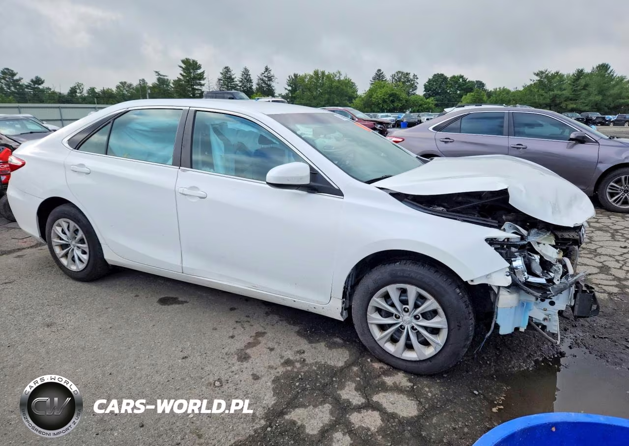 2016 Toyota Camry Le VIN:4T4BF1FK7GR526233 - 4