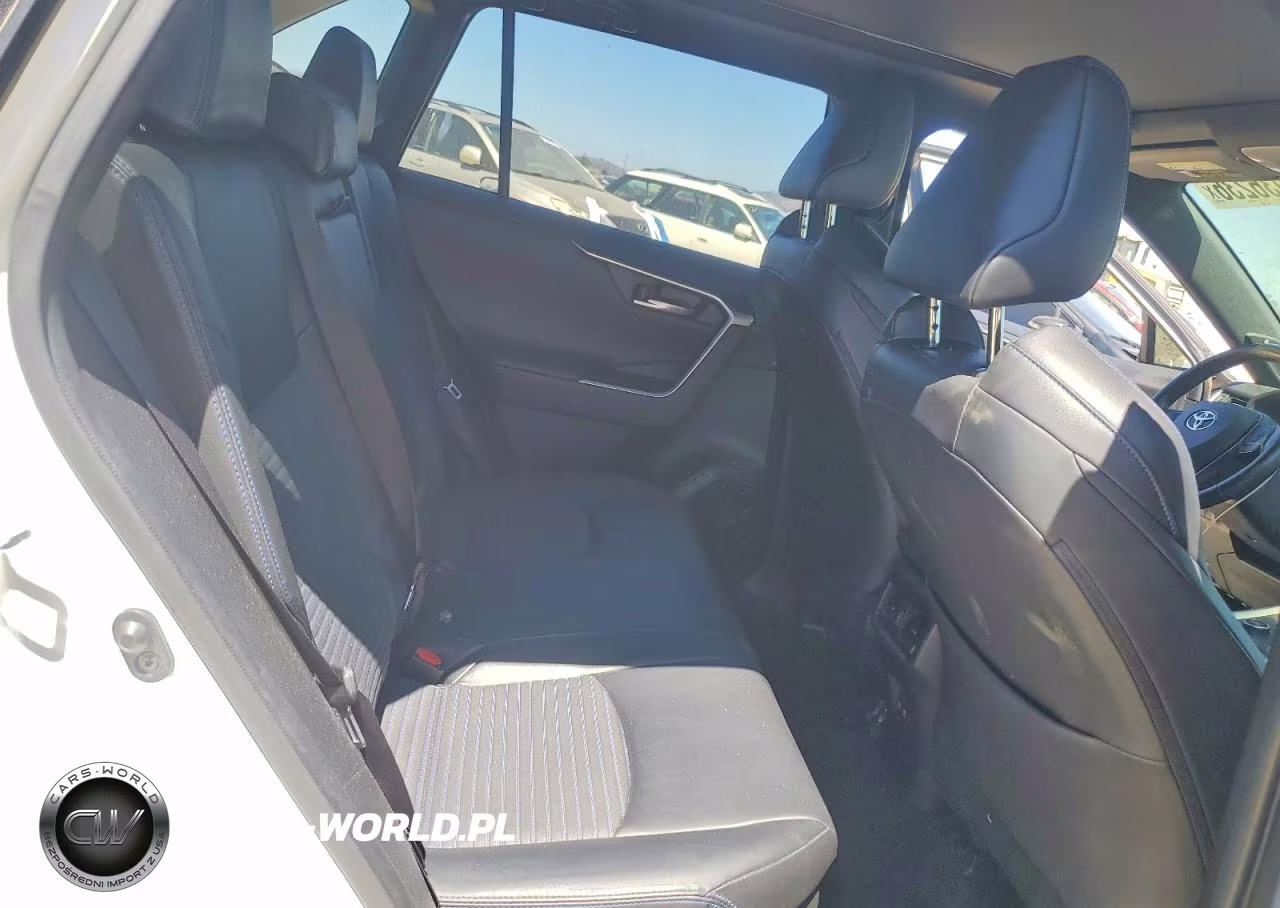 2020 Toyota Rav4 Xse VIN:JTMEWRFV6LD543300 - 11