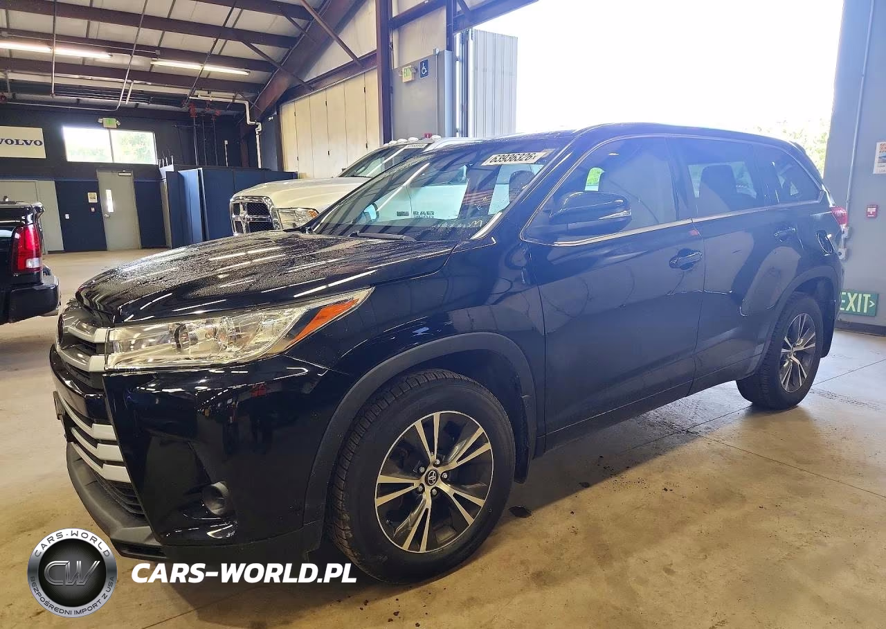 2018 Toyota Highlander Le – zdjęcie 1 z 13