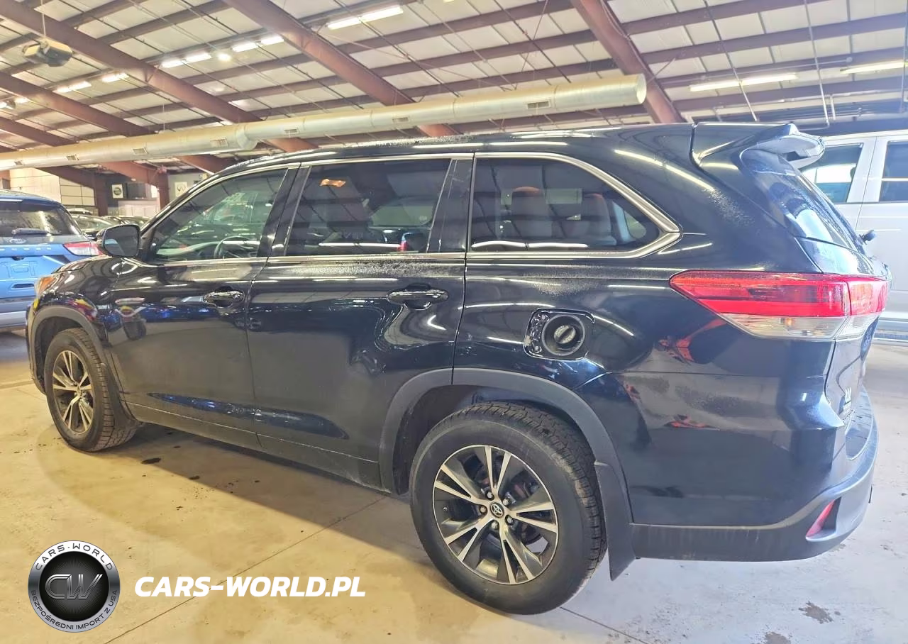 2018 Toyota Highlander Le VIN:5TDBZRFH6JS808738 - 2