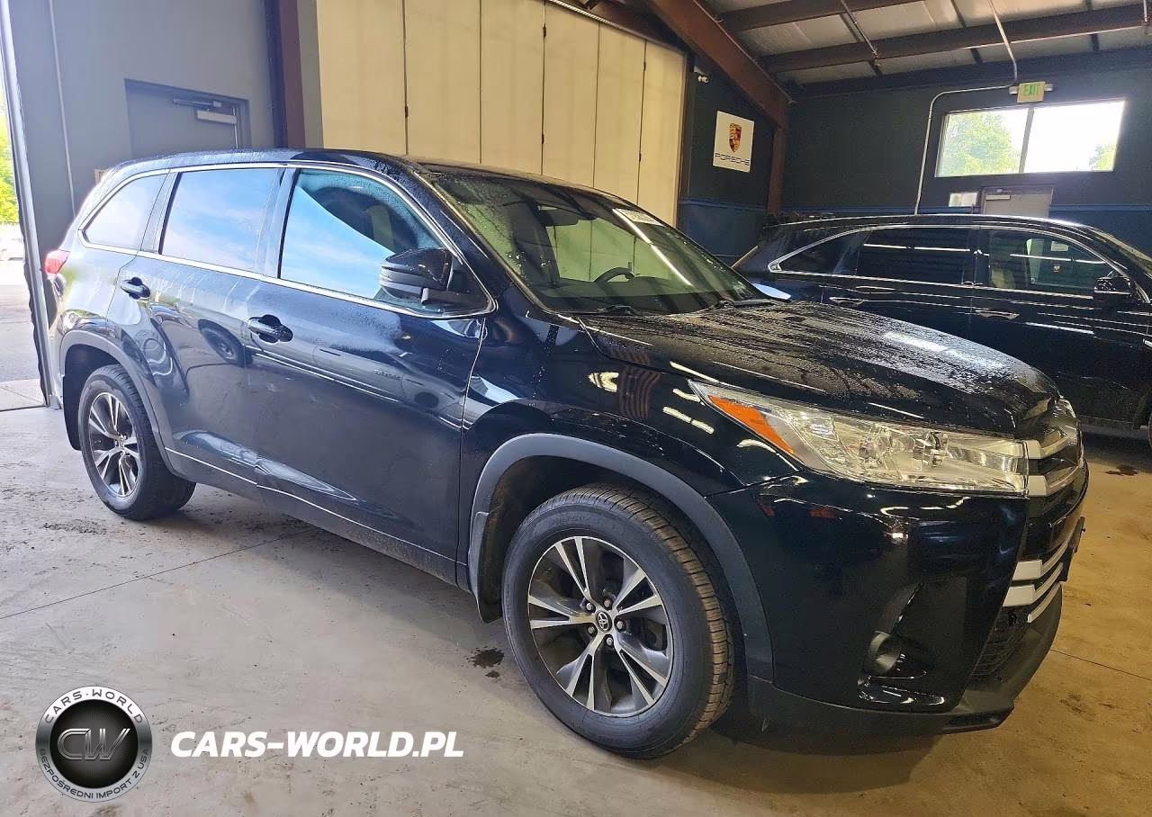 2018 Toyota Highlander Le VIN:5TDBZRFH6JS808738 - 4