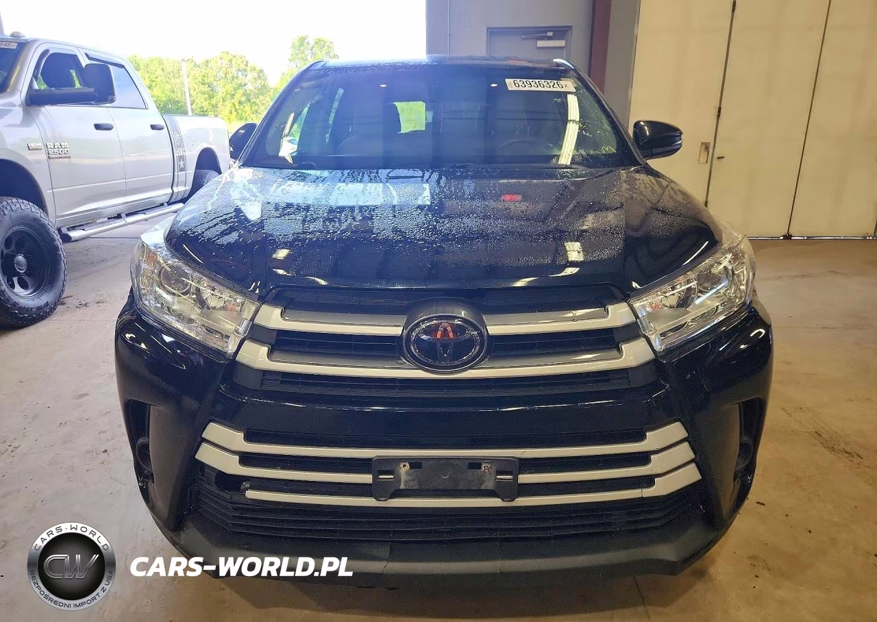 2018 Toyota Highlander Le VIN:5TDBZRFH6JS808738 - 5