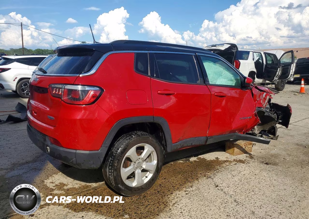 2019 Jeep Compass Latitude VIN:3C4NJDBB8KT628614 - 3