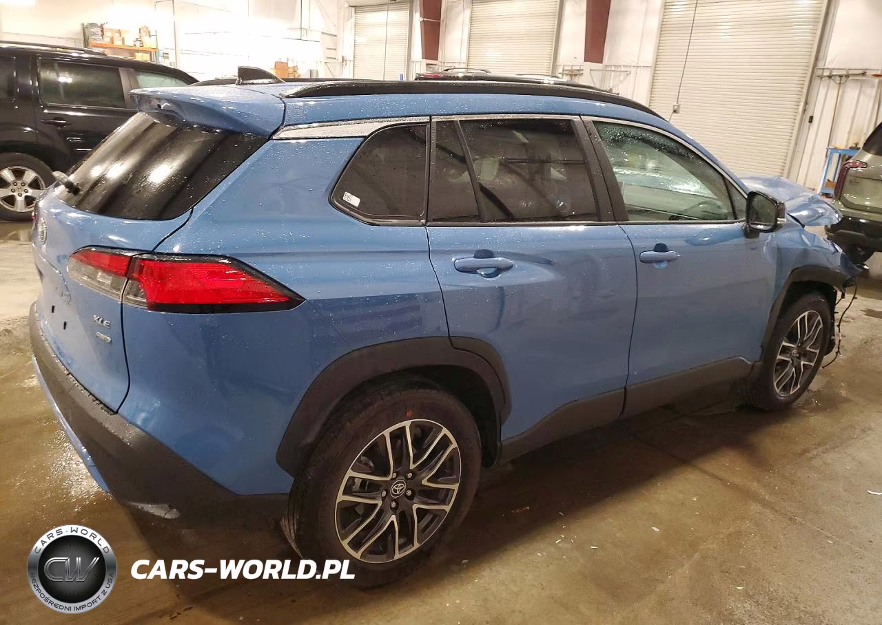 2026 Toyota Corolla Cross Xle VIN:7MUDAABG8TV192905 - 3