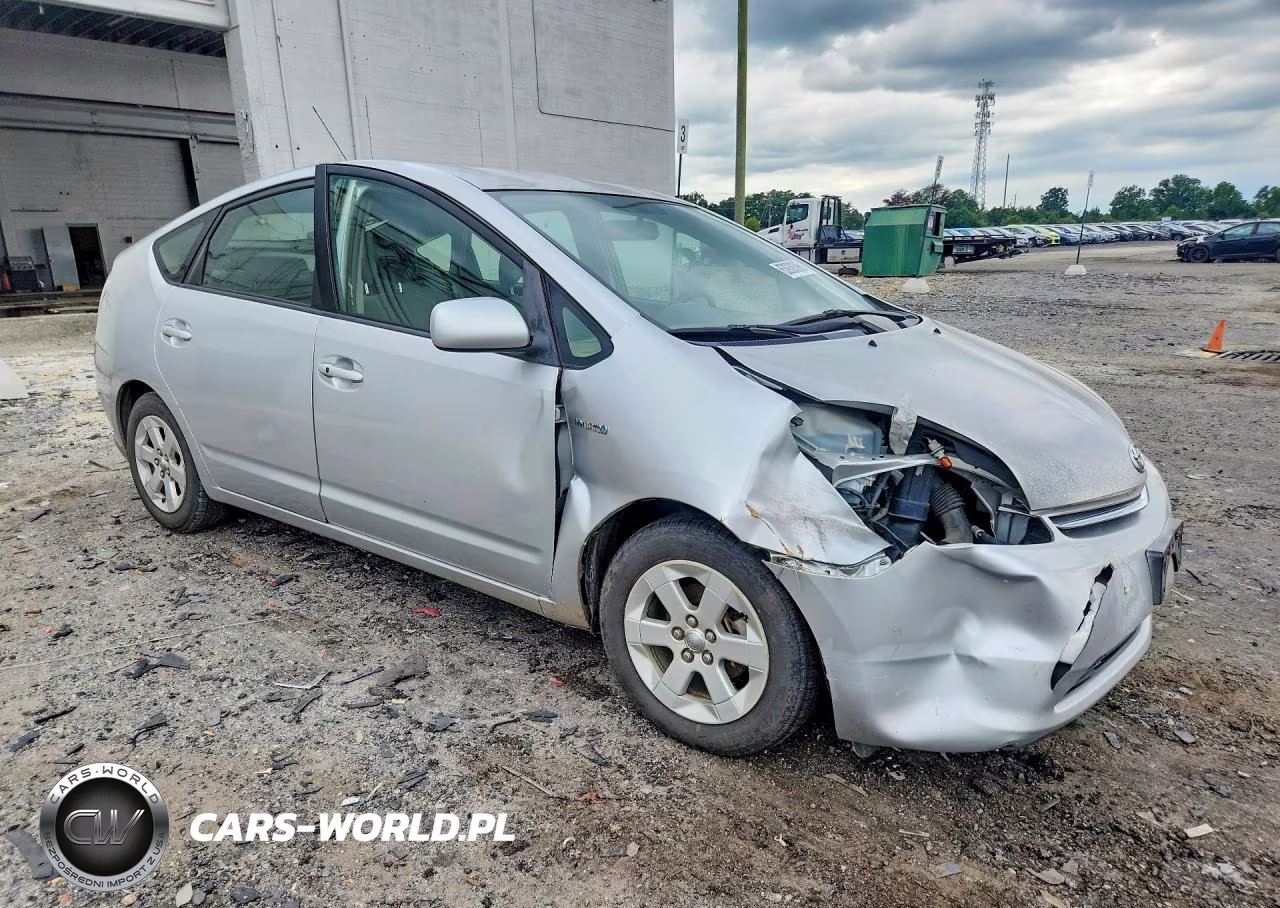 2008 Toyota Prius Base VIN:JTDKB20UX83390665 - 4
