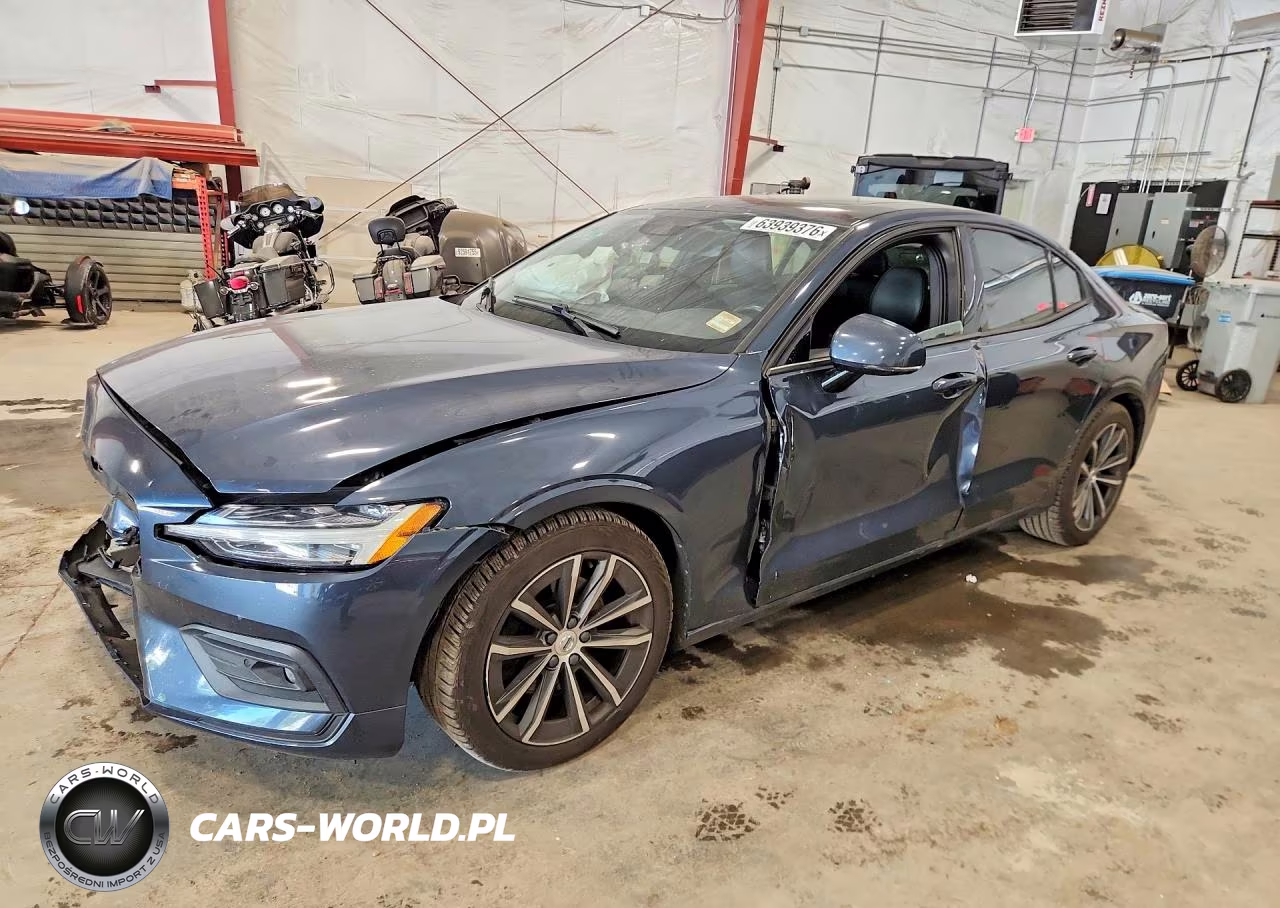 2021 Volvo S60 T5 Momentum – zdjęcie 1 z 13