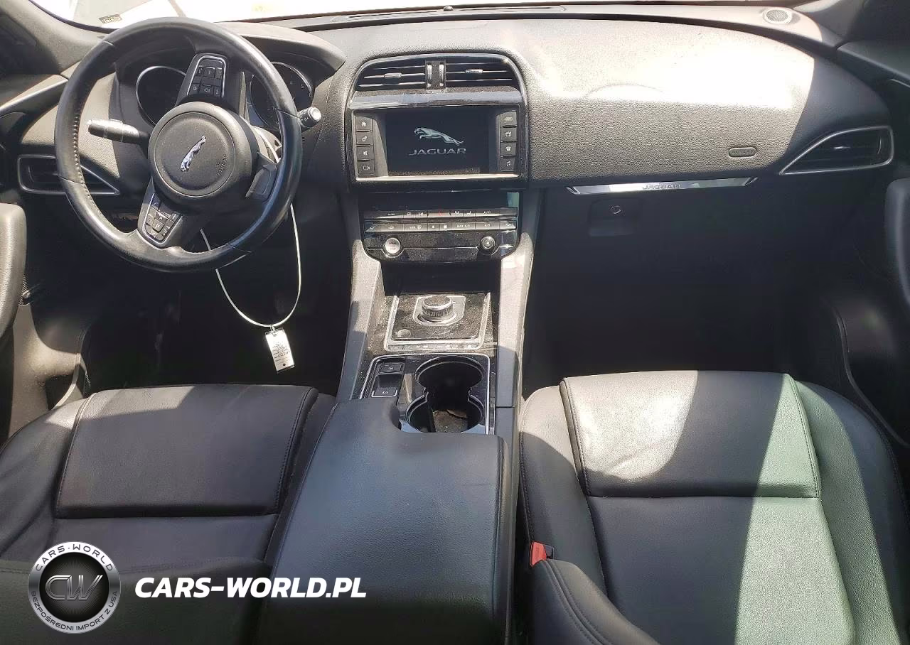 2017 Jaguar F-Pace Premium VIN:SADCJ2BV4HA057147 - 8