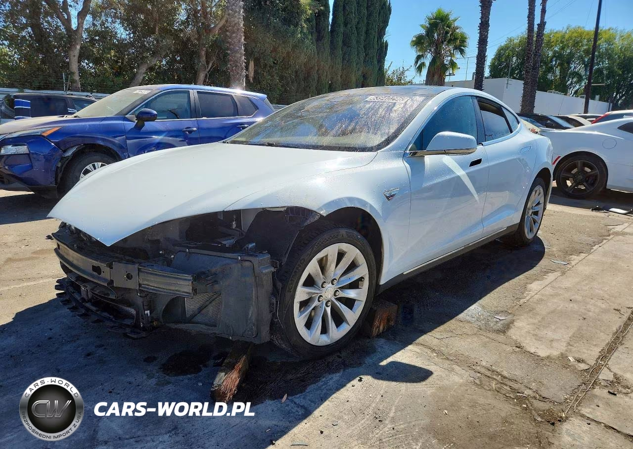 2016 Tesla Model S – zdjęcie 1 z 13