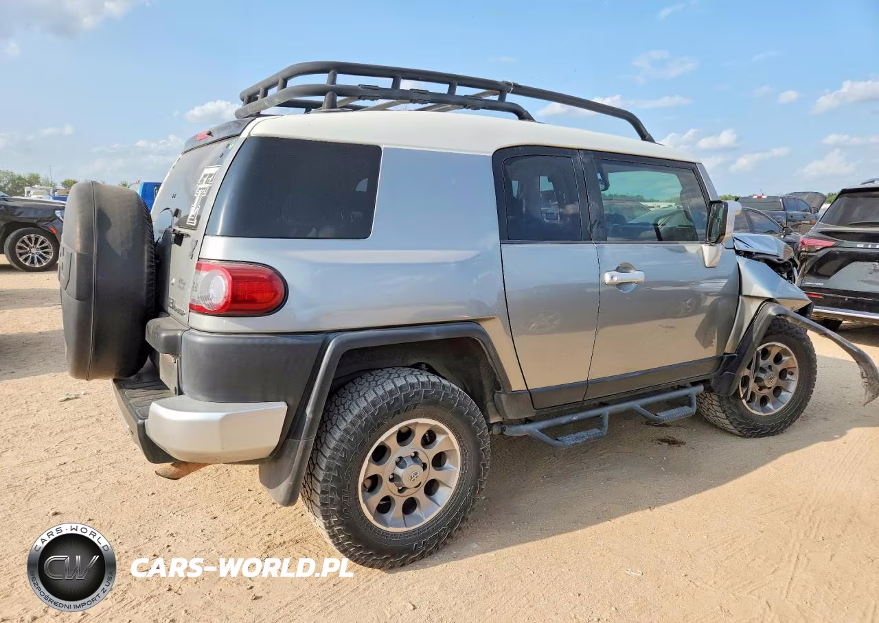 2012 Toyota Fj Cruiser VIN:JTEBU4BF1CK117709 - 3