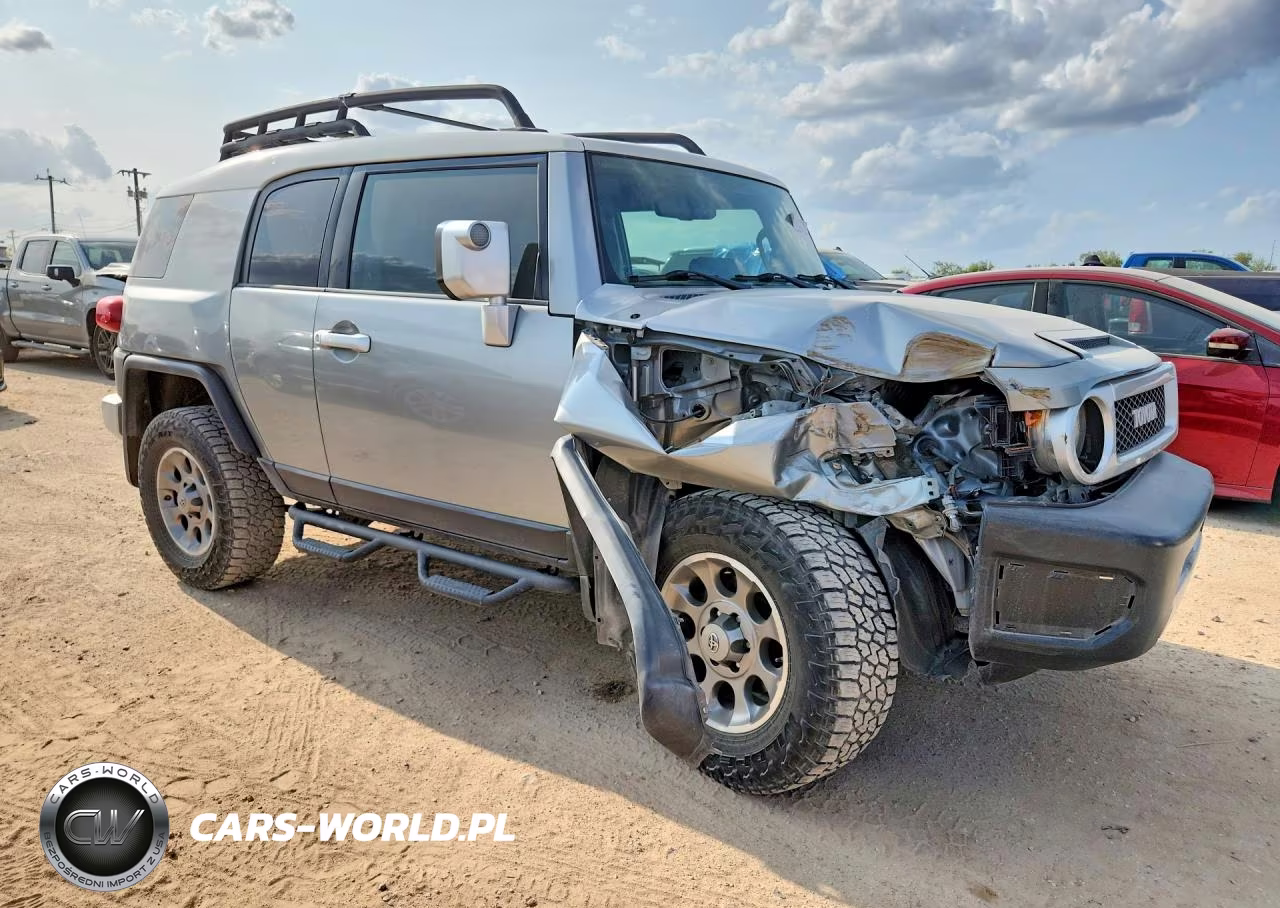 2012 Toyota Fj Cruiser VIN:JTEBU4BF1CK117709 - 4