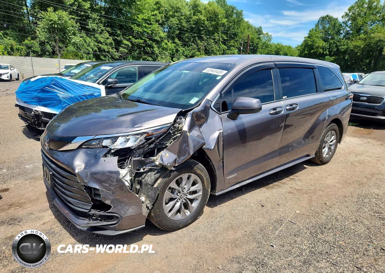 2021 Toyota Sienna Le