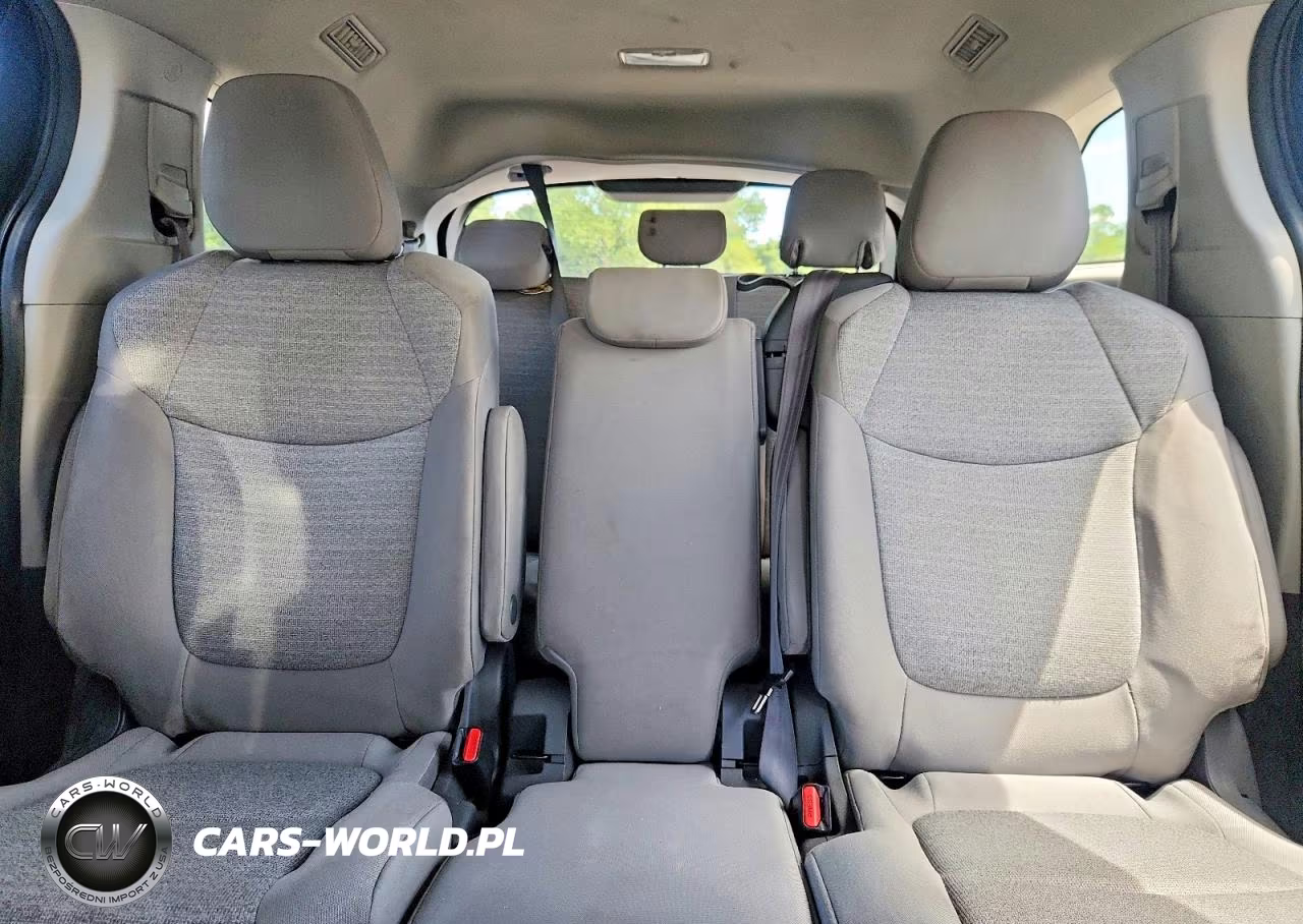2021 Toyota Sienna Le VIN:5TDKRKEC3MS048043 - 10