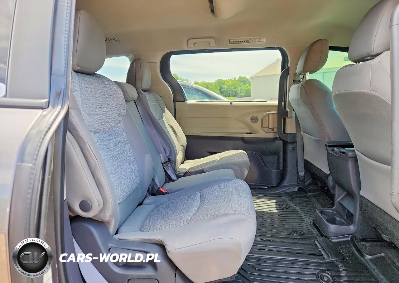 2021 Toyota Sienna Le VIN:5TDKRKEC3MS048043 - 11