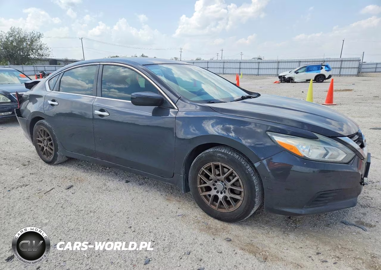 2017 Nissan Altima 2.5 S VIN:1N4AL3APXHN362852 - 4