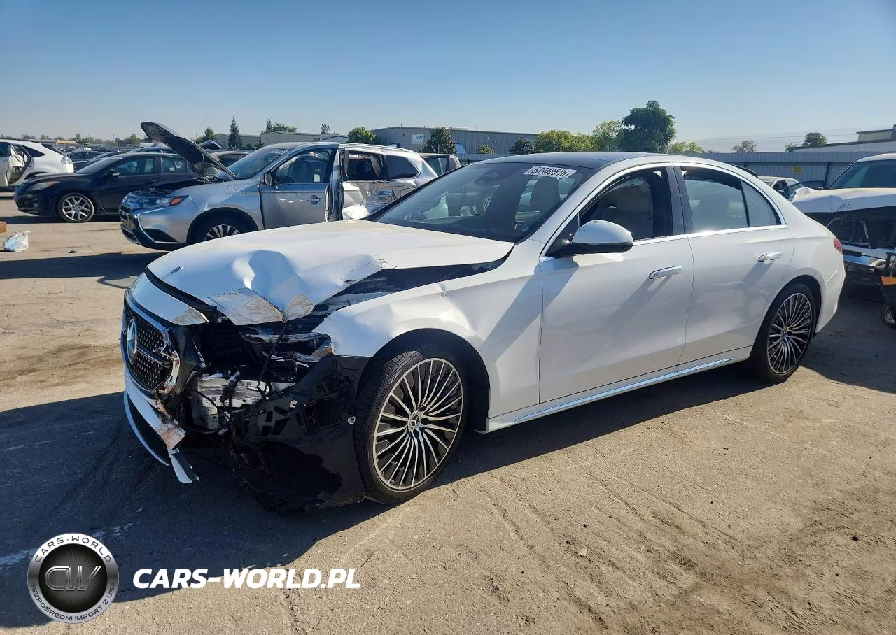2025 Mercedes-Benz E 450 4Matic – zdjęcie 1 z 12