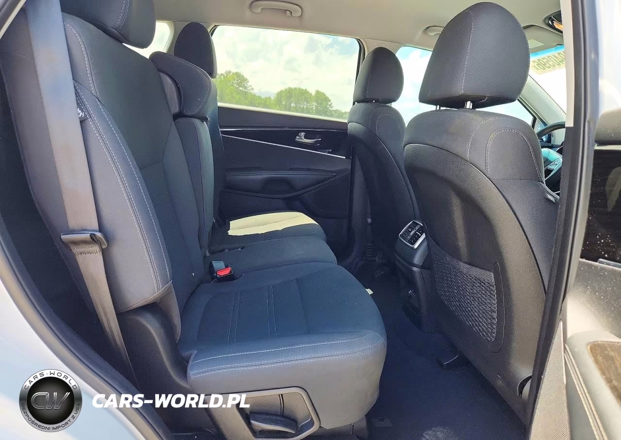 2019 Kia Sorento L VIN:5XYPG4A31KG611131 - 11