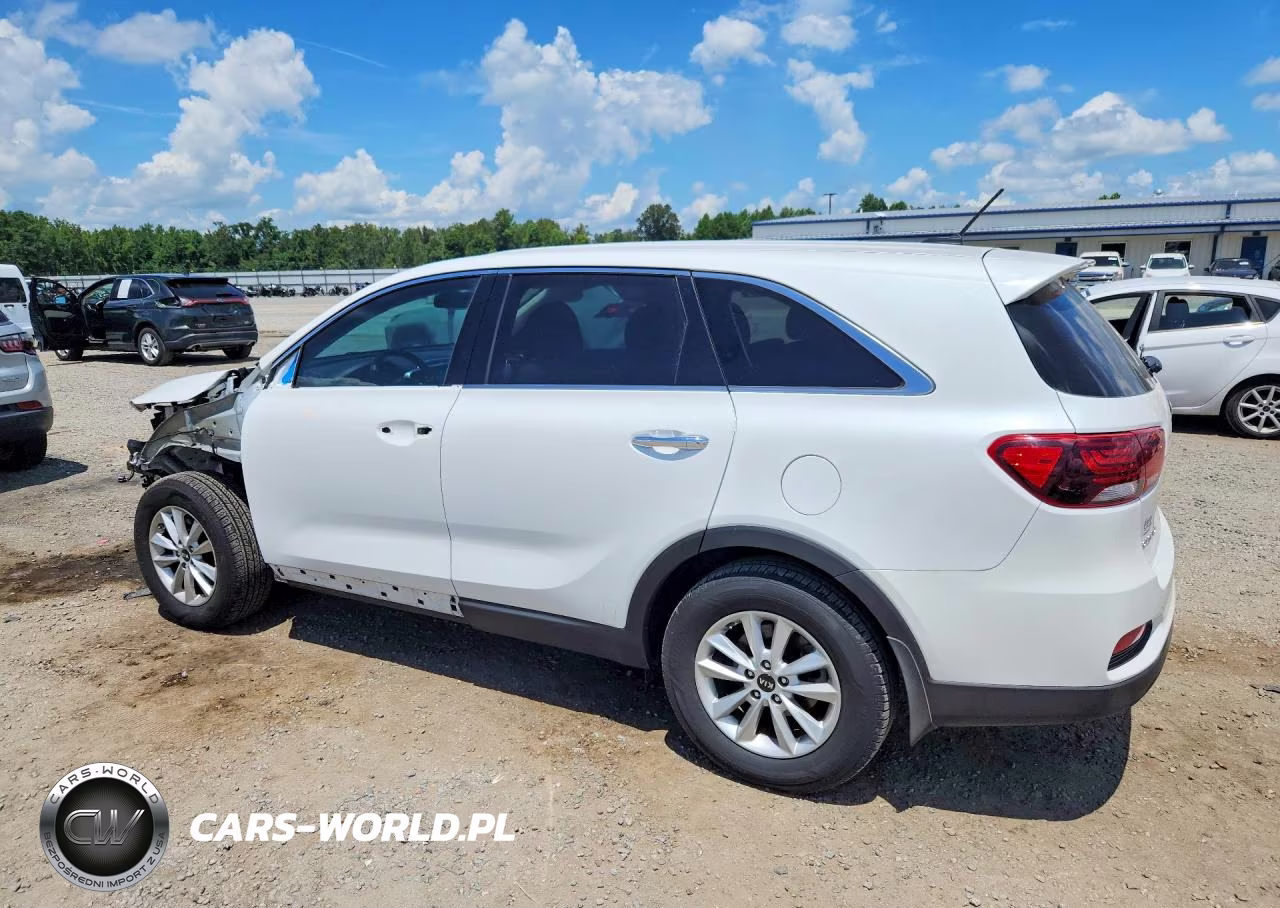 2019 Kia Sorento L VIN:5XYPG4A31KG611131 - 2