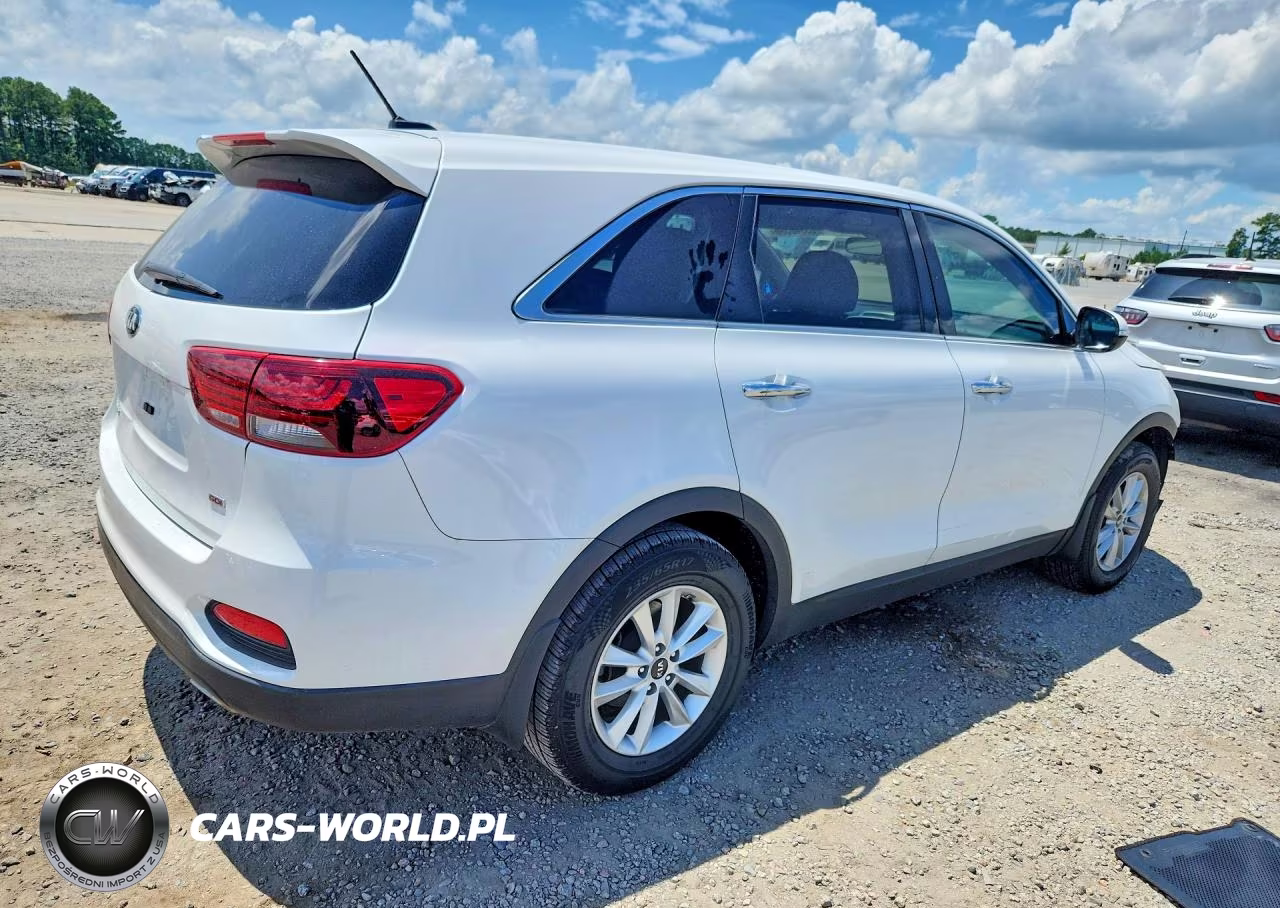 2019 Kia Sorento L VIN:5XYPG4A31KG611131 - 3