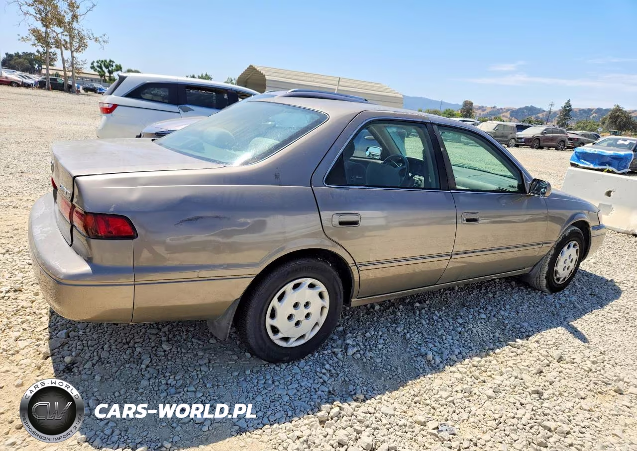 1999 Toyota Camry Le VIN:4T1BG22KXXU606225 - 3
