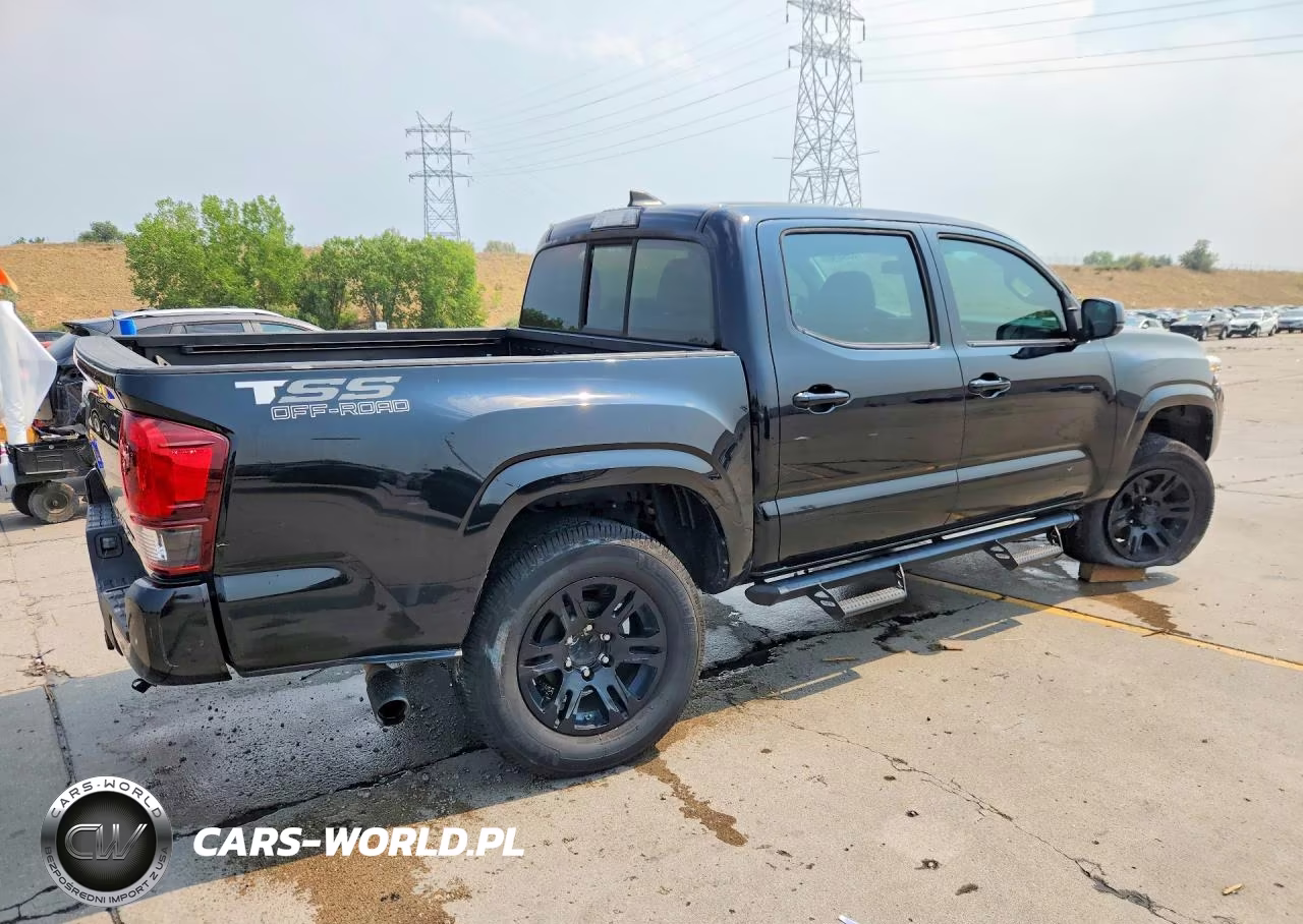 2018 Toyota Tacoma Sr VIN:5TFAX5GN1JX121482 - 3