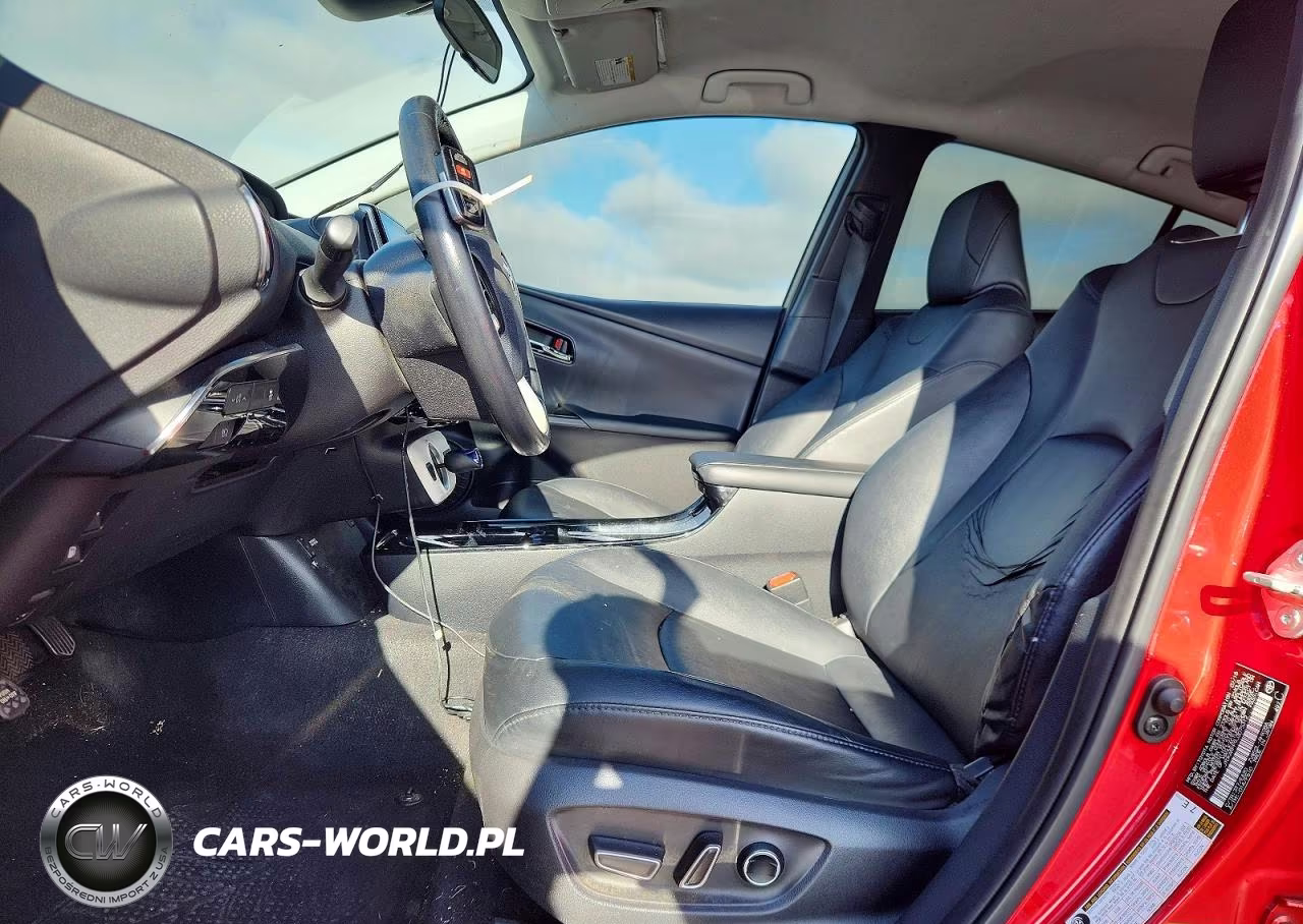 2018 Toyota Prius Prime Premium VIN:JTDKARFP9J3075312 - 7