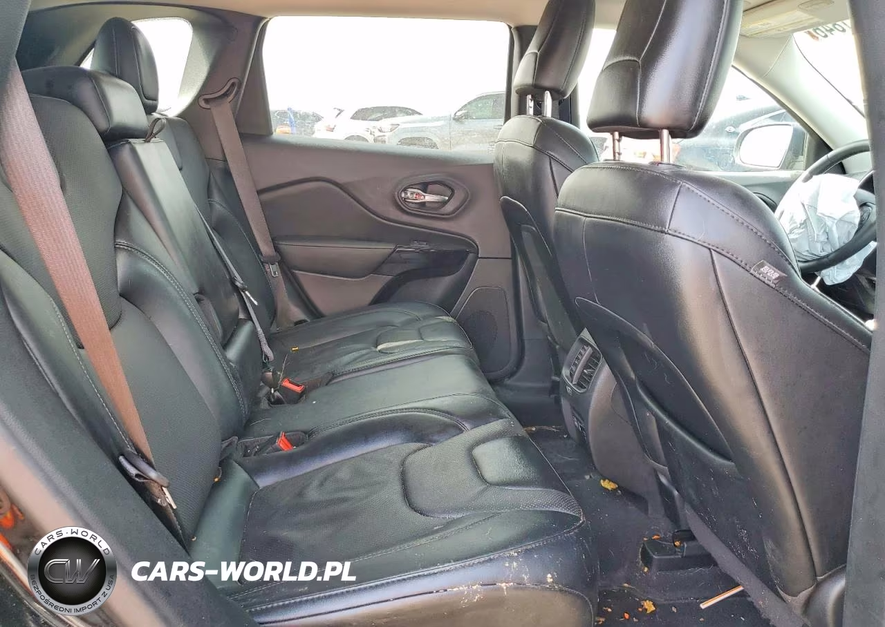 2023 Jeep Cherokee Altitude Lux VIN:1C4PJMMB0PD114968 - 10