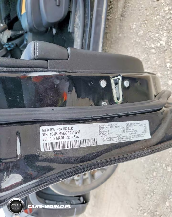 2023 Jeep Cherokee Altitude Lux VIN:1C4PJMMB0PD114968 - 13