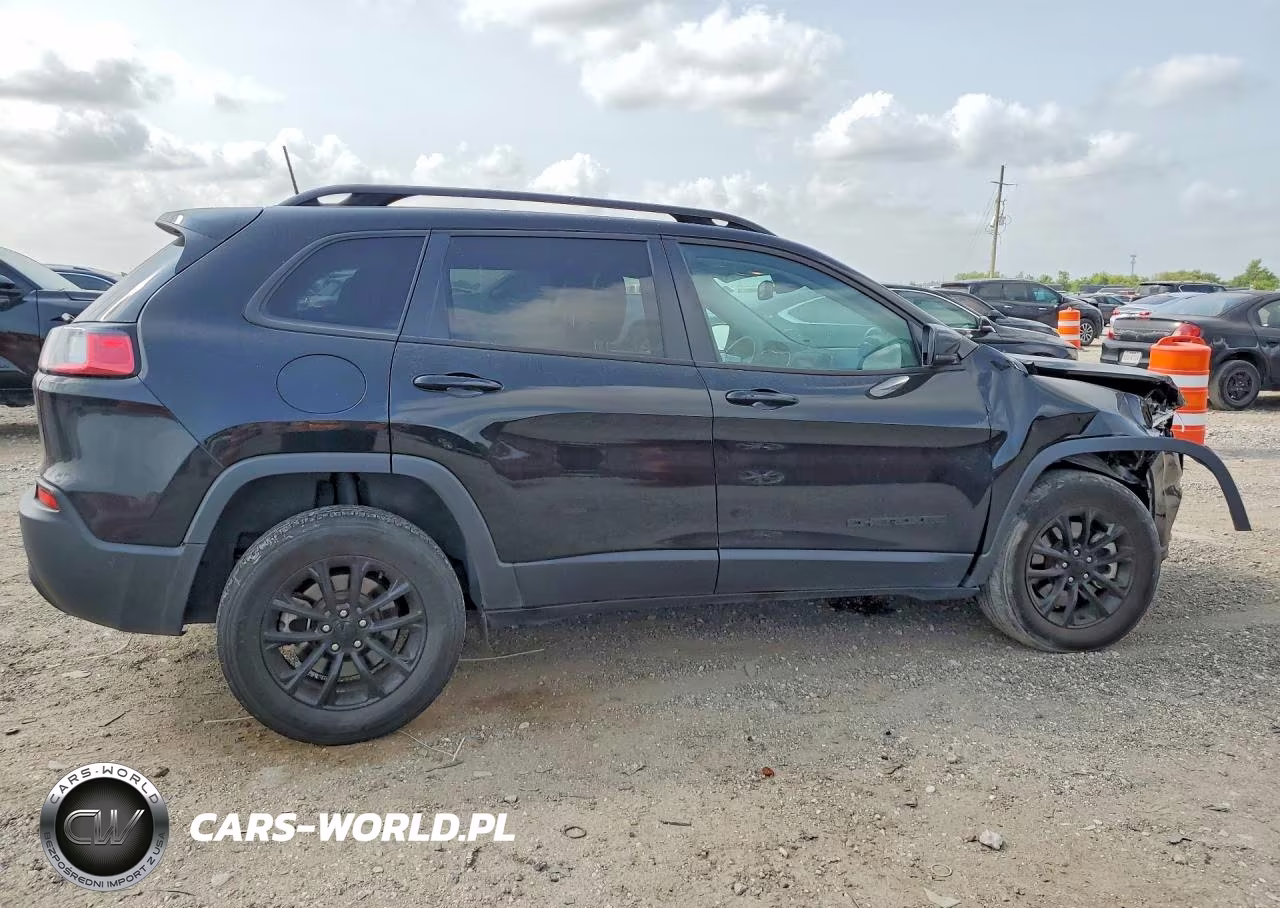 2023 Jeep Cherokee Altitude Lux VIN:1C4PJMMB0PD114968 - 3
