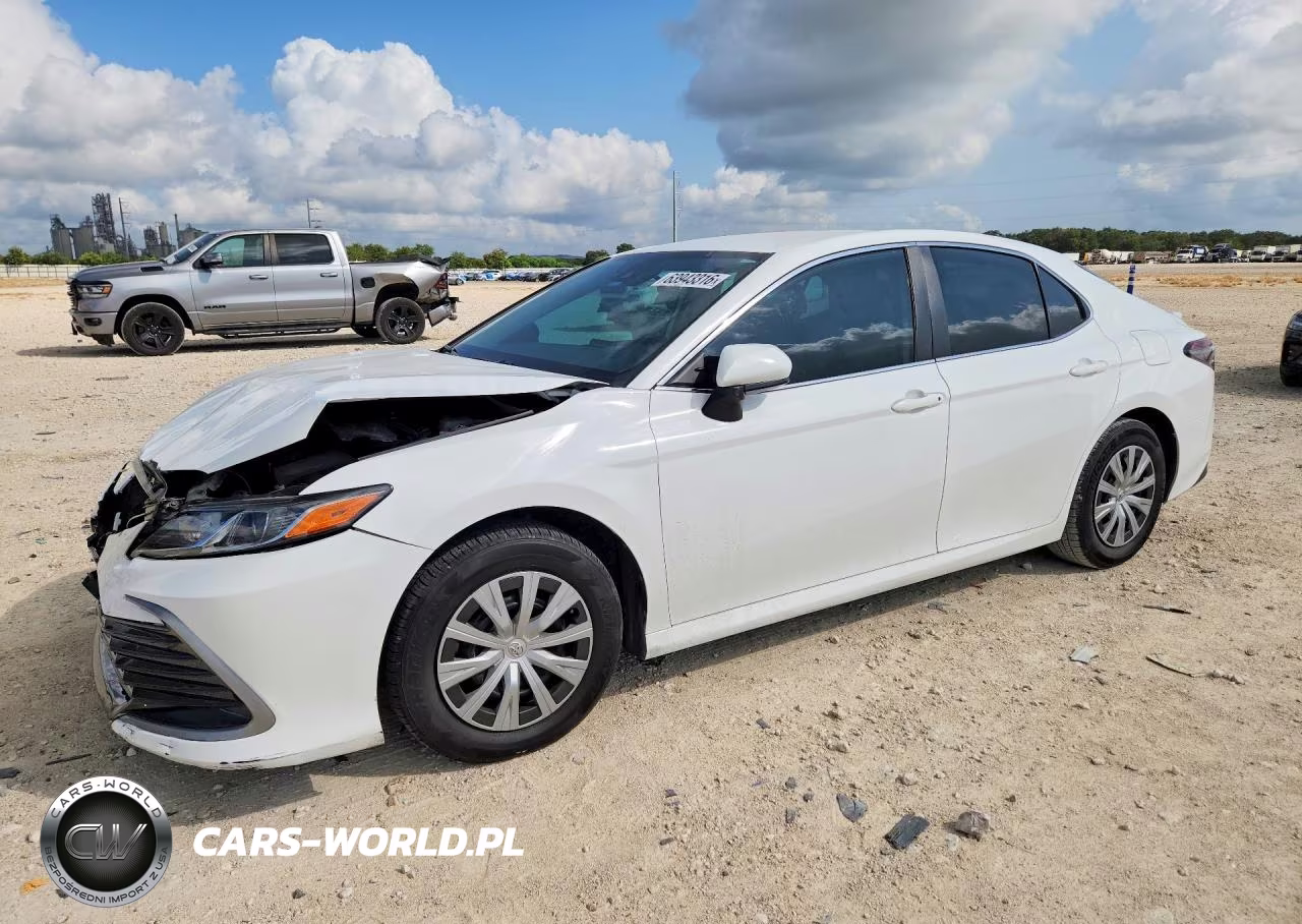 2022 Toyota Camry Le – zdjęcie 1 z 12