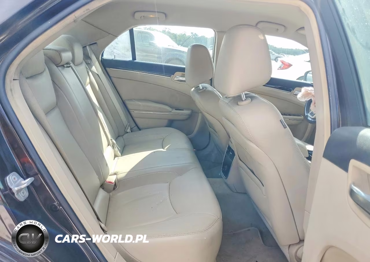 2013 Chrysler 300 VIN:2C3CCAAG7DH573022 - 10