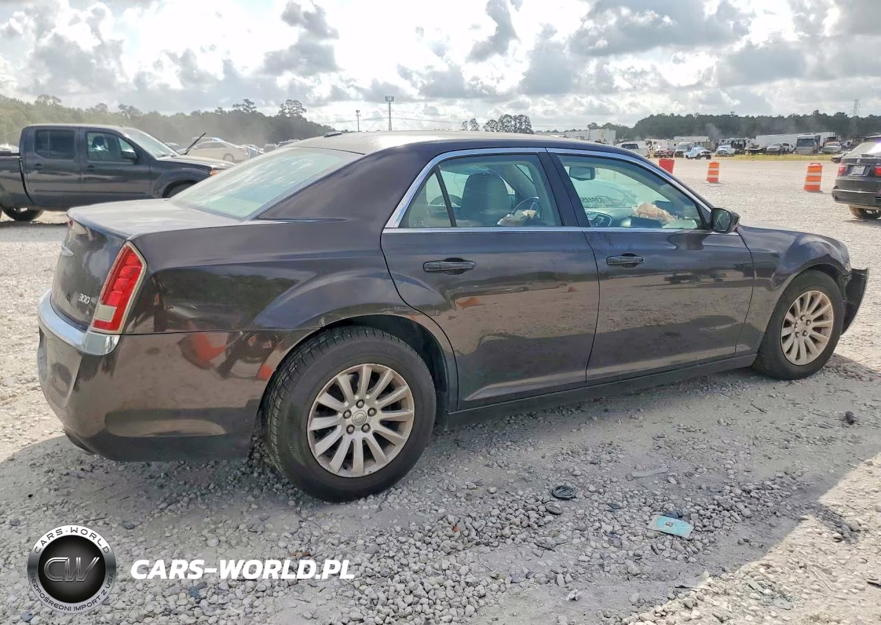 2013 Chrysler 300 VIN:2C3CCAAG7DH573022 - 3